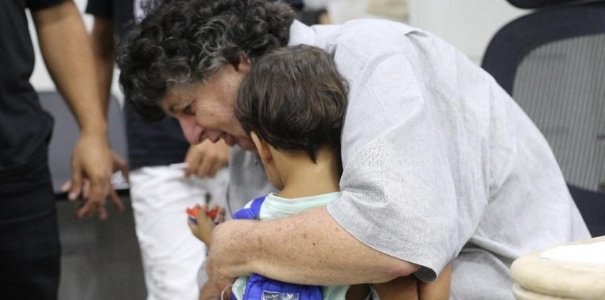 Prefeitura de Volta Redonda garante bomba de insulina e transforma rotina de criança com Diabetes tipo 1